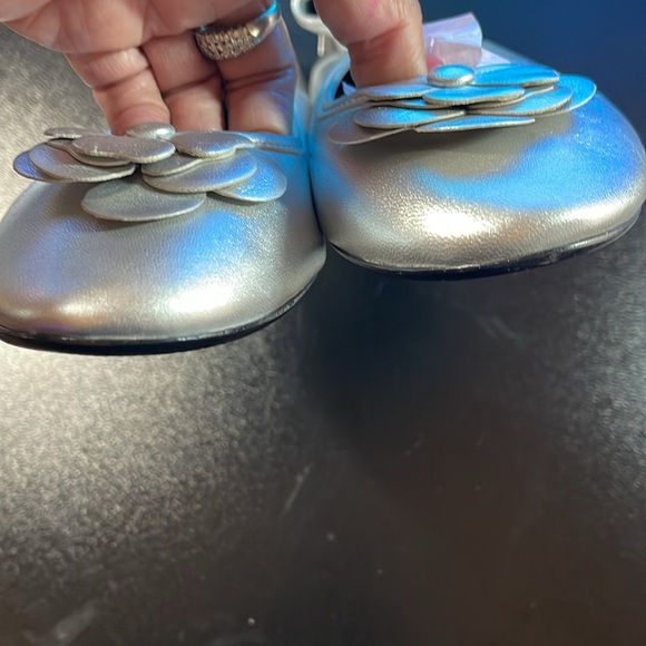 Via Spiga Leather Flats with Flower Detailing Bright Gold OR Sparkling Silver - Picture 14 of 16